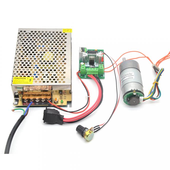 2000 C.C élevés du couple 24V de moteur de réducteur de vitesse en métal de t/mn avec l'encodeur 15